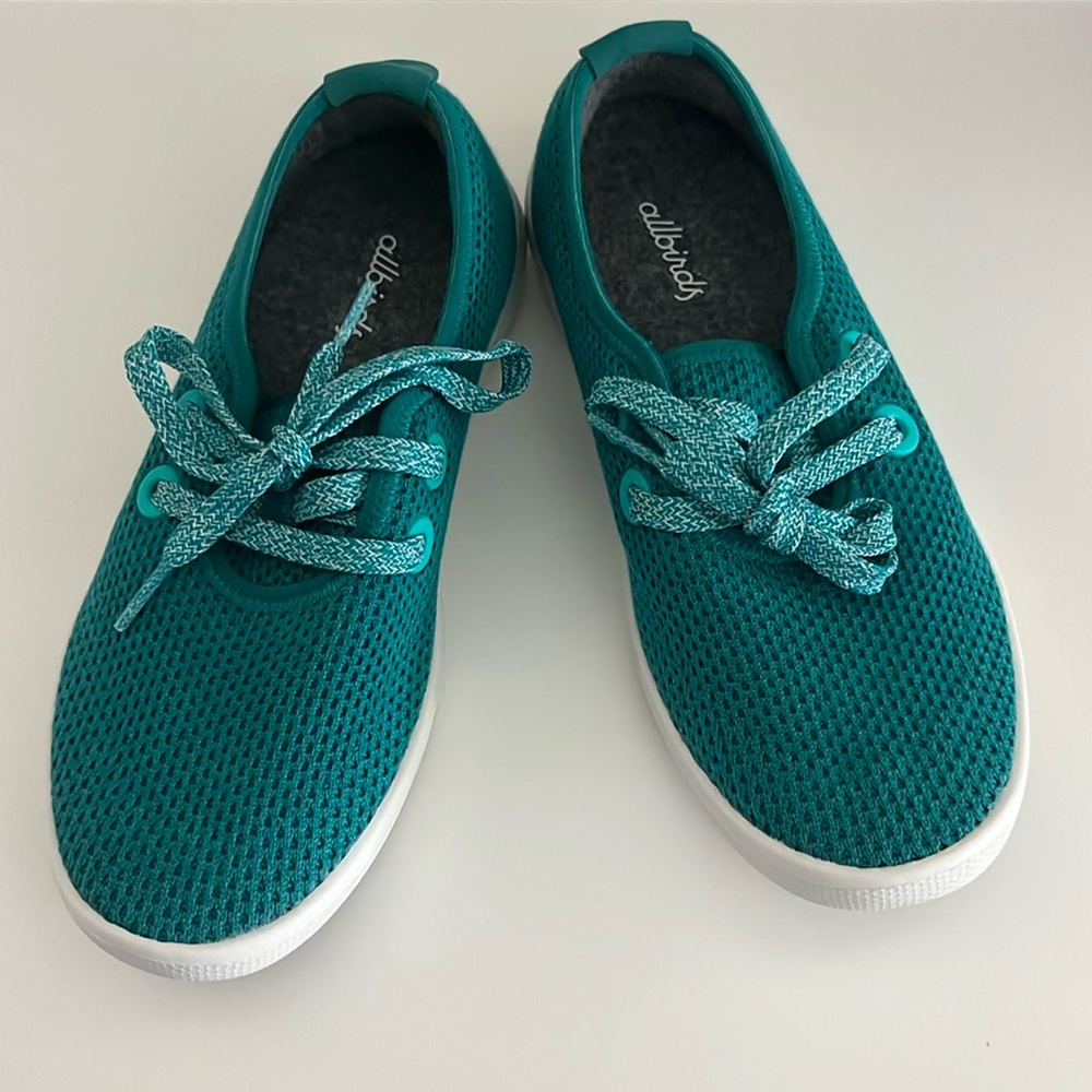 NWOT Allbirds Amazing Limited Edition Teal Color Tree Skippers Sneakers, SZ 5,